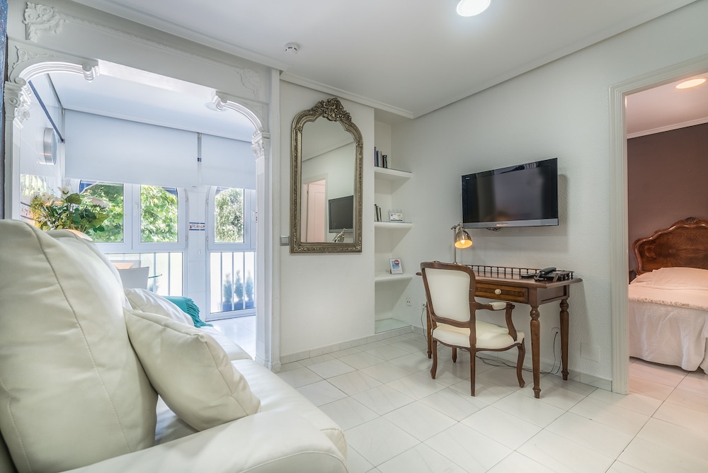 APARTAMENTOS LAS BRISAS 25/49