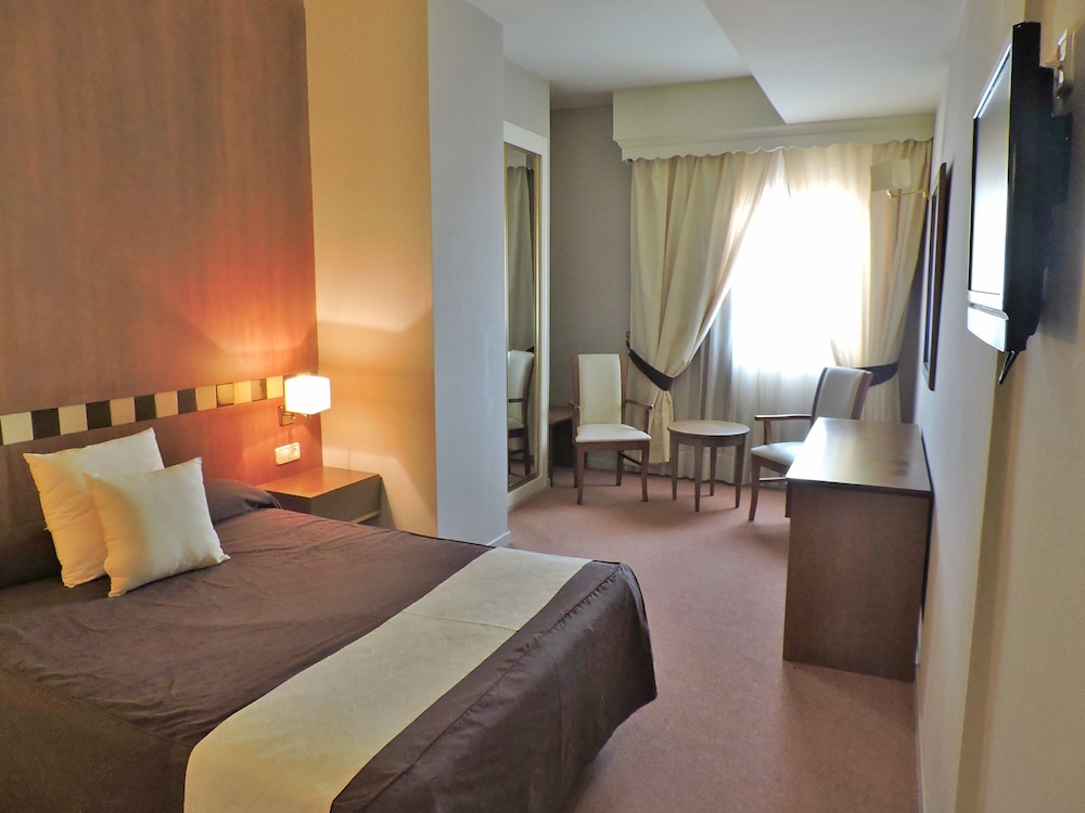 Hotel Las Yucas 10/50