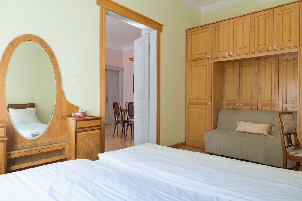 SUITE, DOUBLE BED