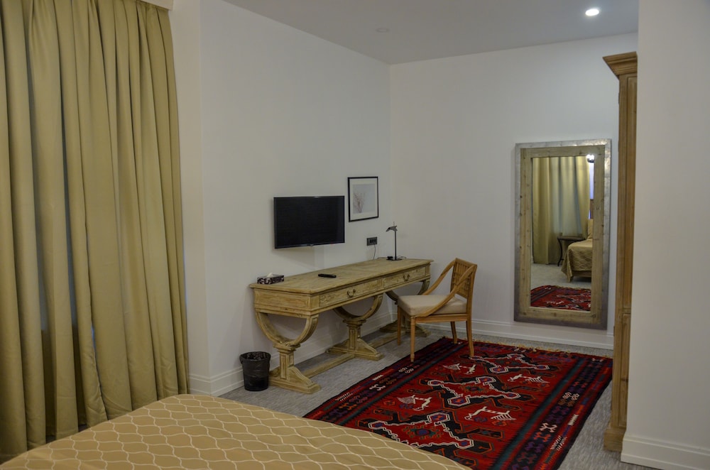 Shirvanshah Hotel 44/70