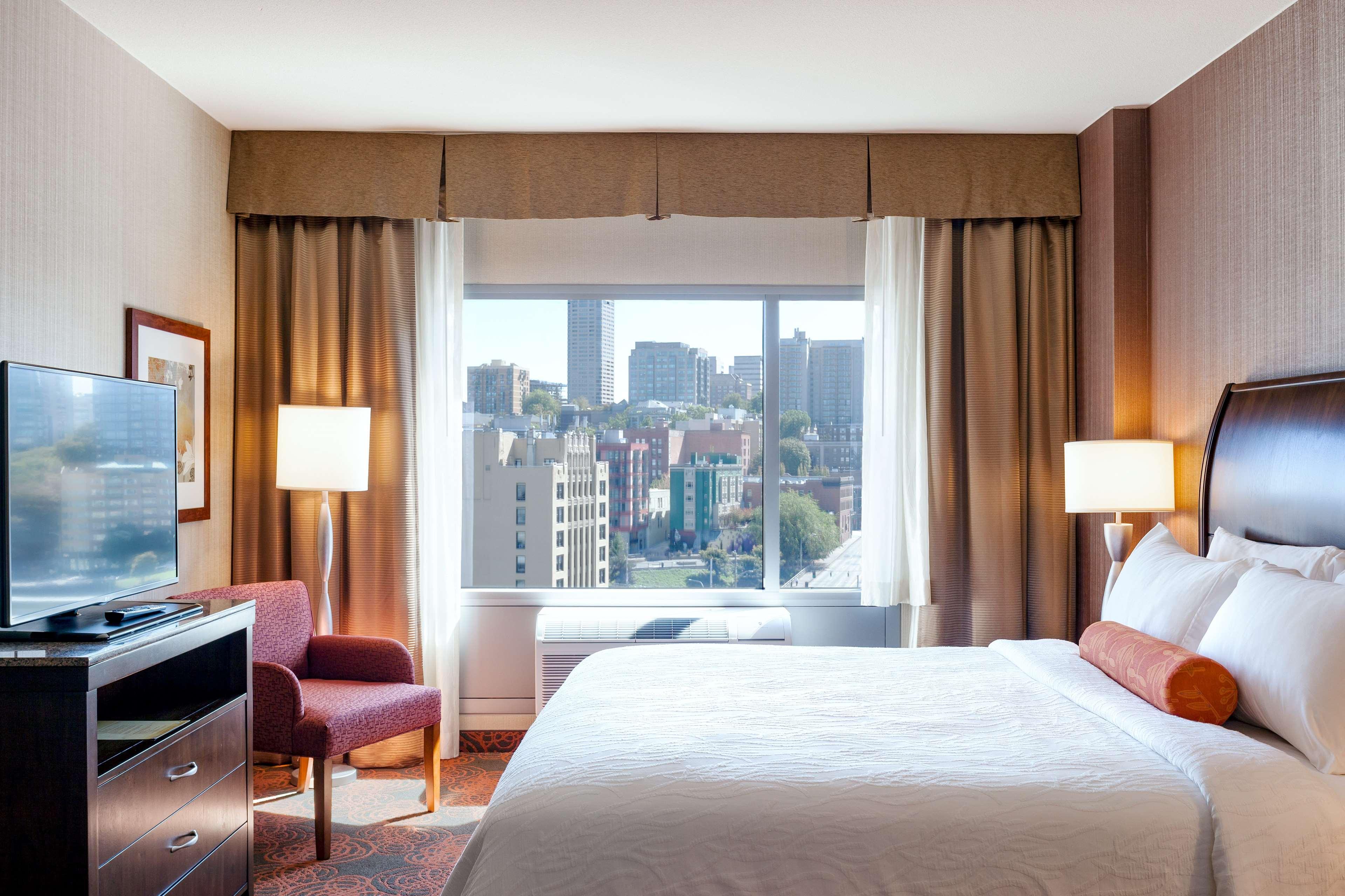 LUXURY, KING BED, ACCESSIBLE