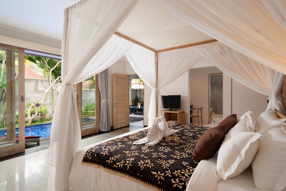 1 BEDROOM, VILLA, PRIVATE POOL