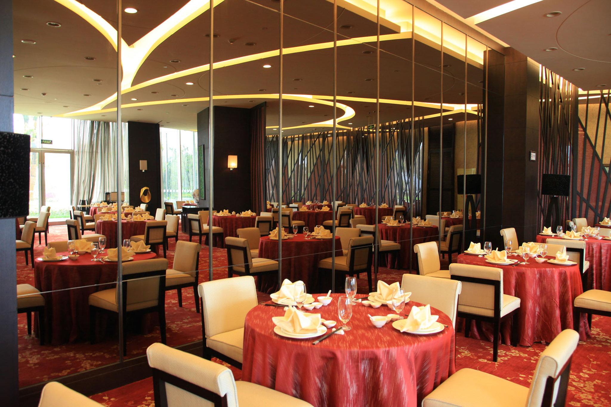 Crowne Plaza Shanghai Xiayang Lake 33/50