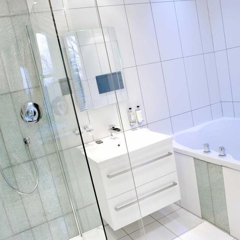 Windermere Suites 34/39