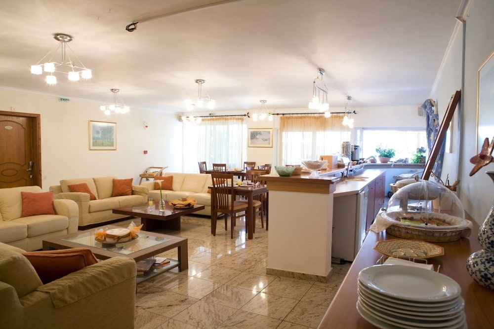 GRAND NEFELI HOTEL 32/50
