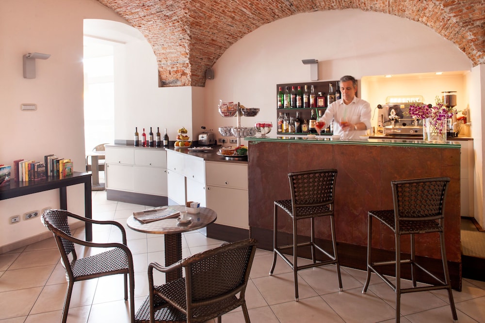 Hotel Vesuvio 44/67