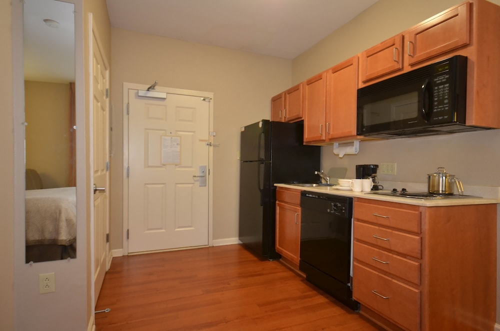 Candlewood Suites Clarksville 12/47