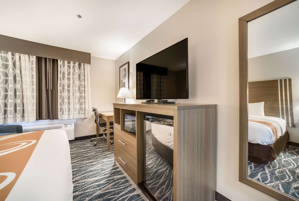 Quality Inn Effingham North 12/55