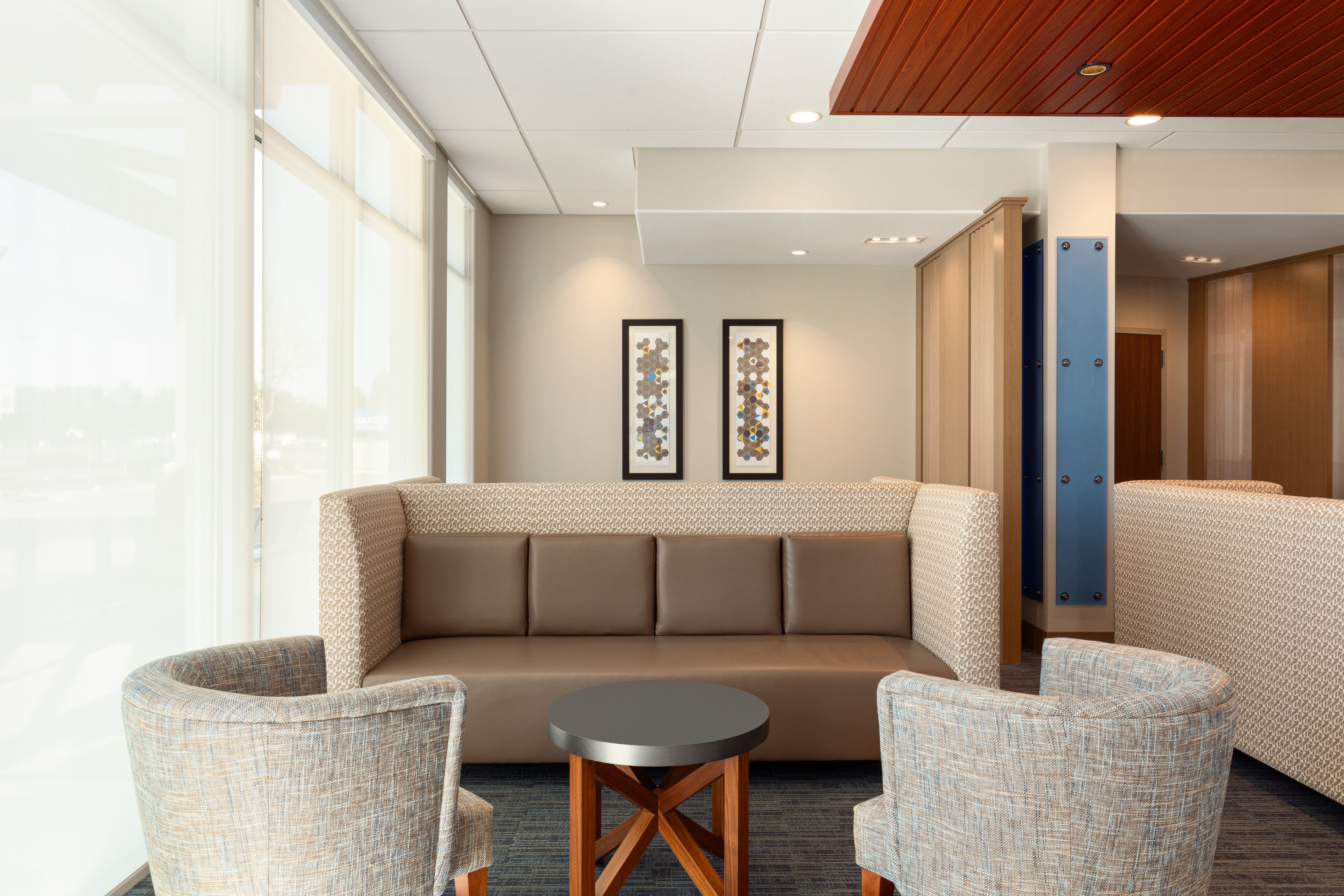 Holiday Inn Express & Suites Hayward - Castro Valley 23/40