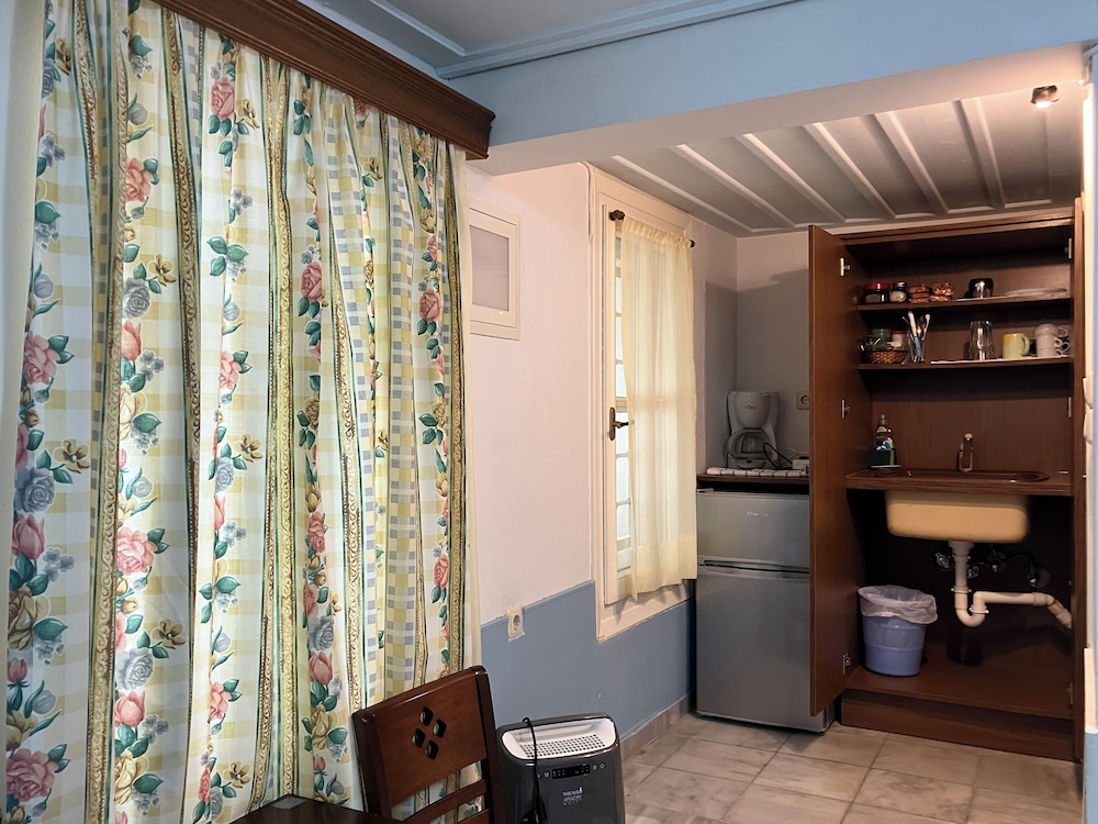En Ermoupoli 33/50