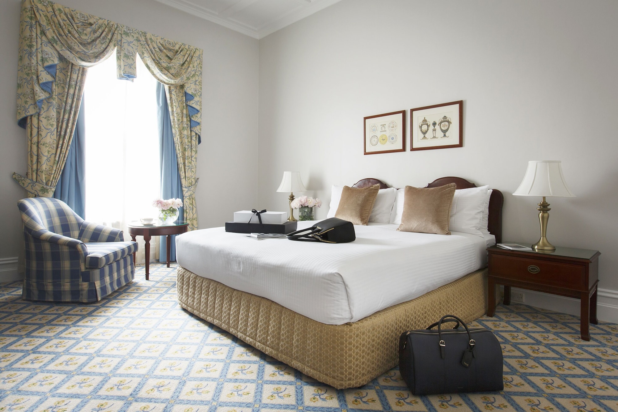 غرفة سوبيريور بسرير كينج، The Hotel Windsor Melbourne 4/10
