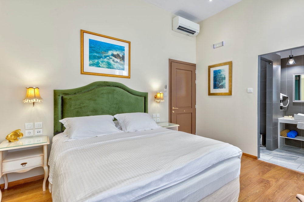 1844 Suites 14/61