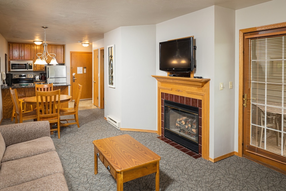Newport Resort 48/71