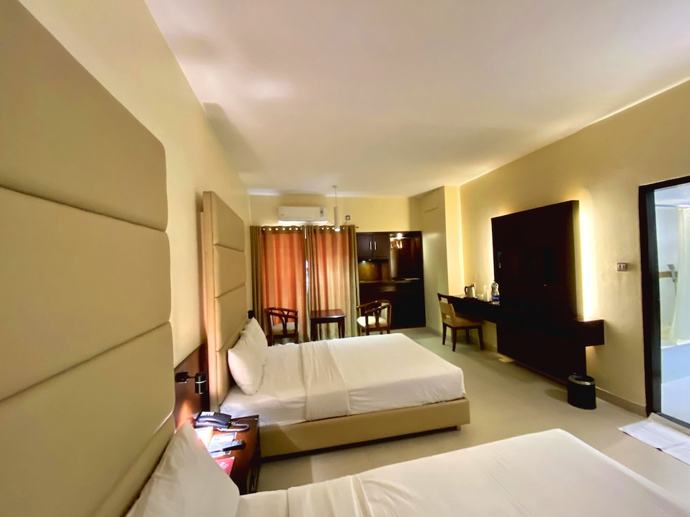 Nirvana Inn 11/50