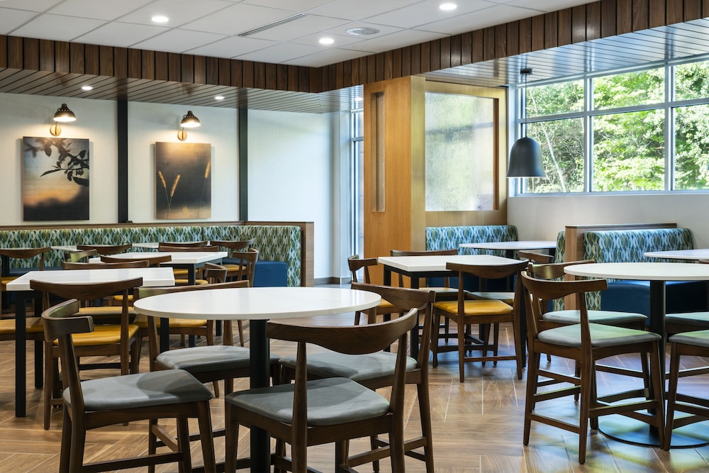 Fairfield Inn & Suites by Marriott North Bay 34/50