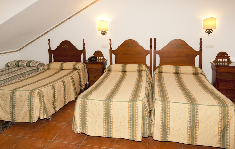 Santo Domingo De Silos Hotel 15/30