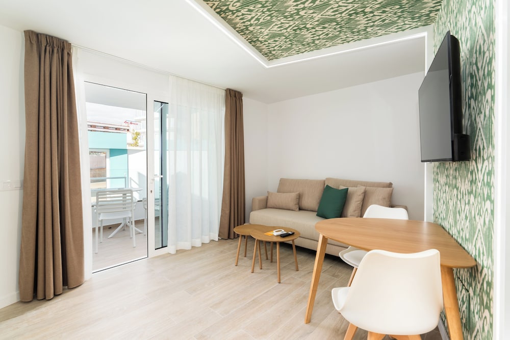 Alsol Los Caribes II - Adults Only 24/33