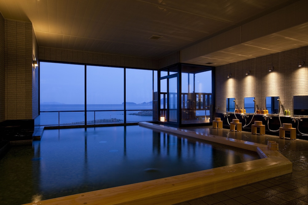 swimming pool spa