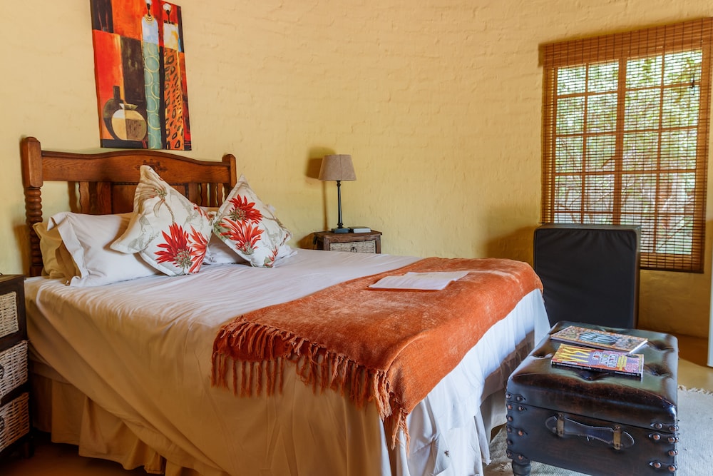 Shikwari Bush Lodge &amp; Pangolin Bush Camp 8/50