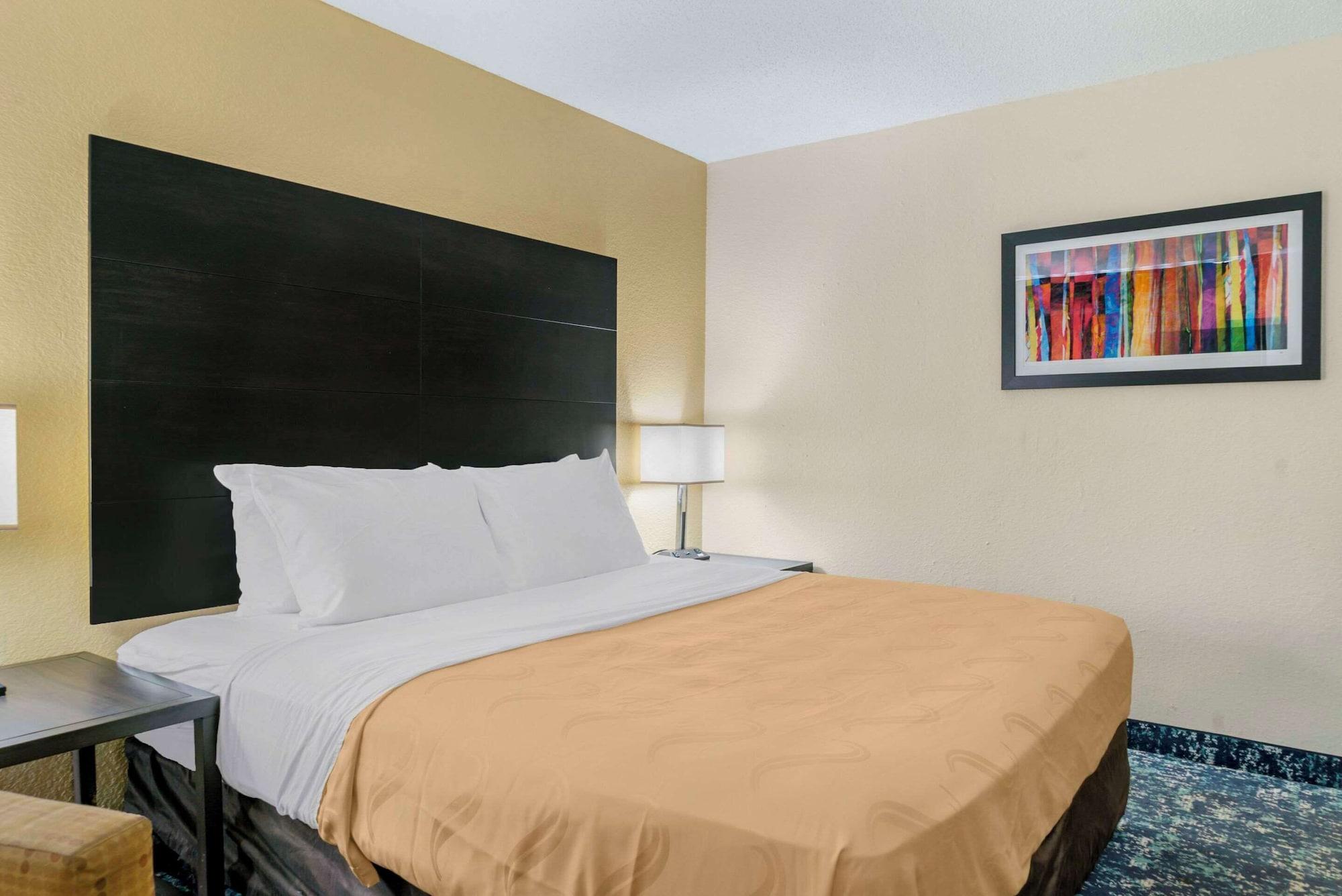 Efficiency, King Bed