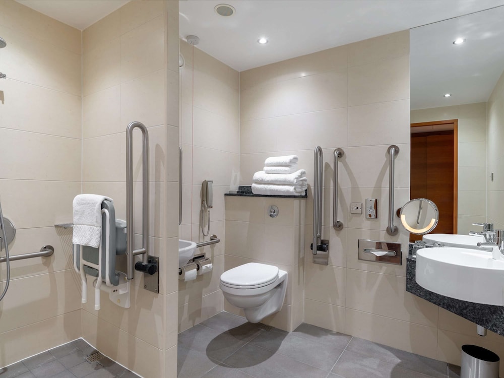 Sofitel London Heathrow 48/50