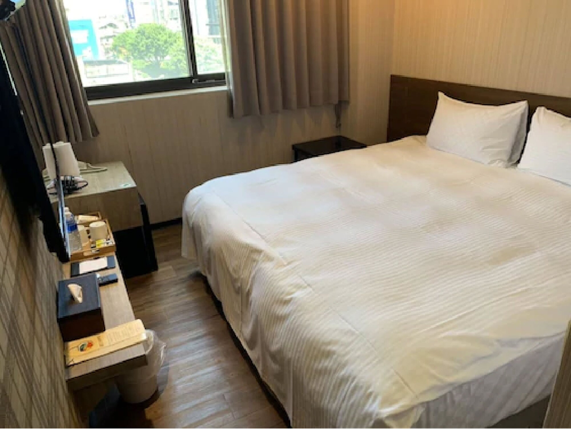 DELUXE, DOUBLE BED