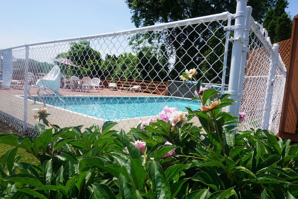 Cocoa Country Inn At Hershey 5/56