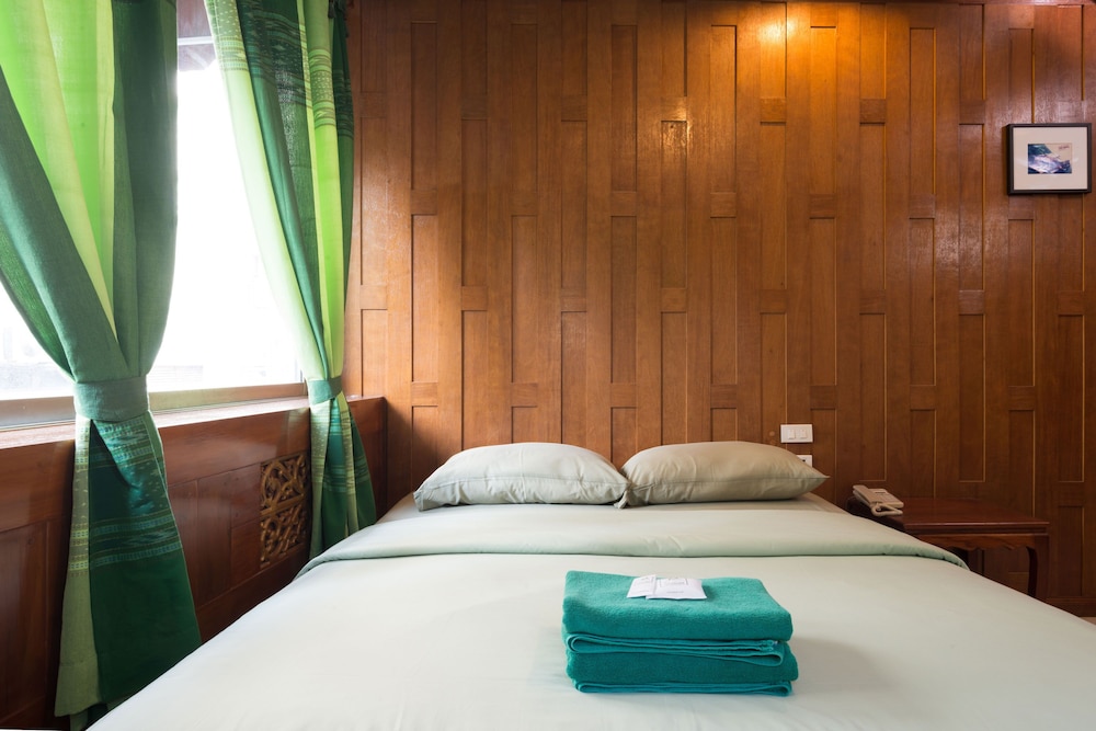 New Road Guest House 19/34