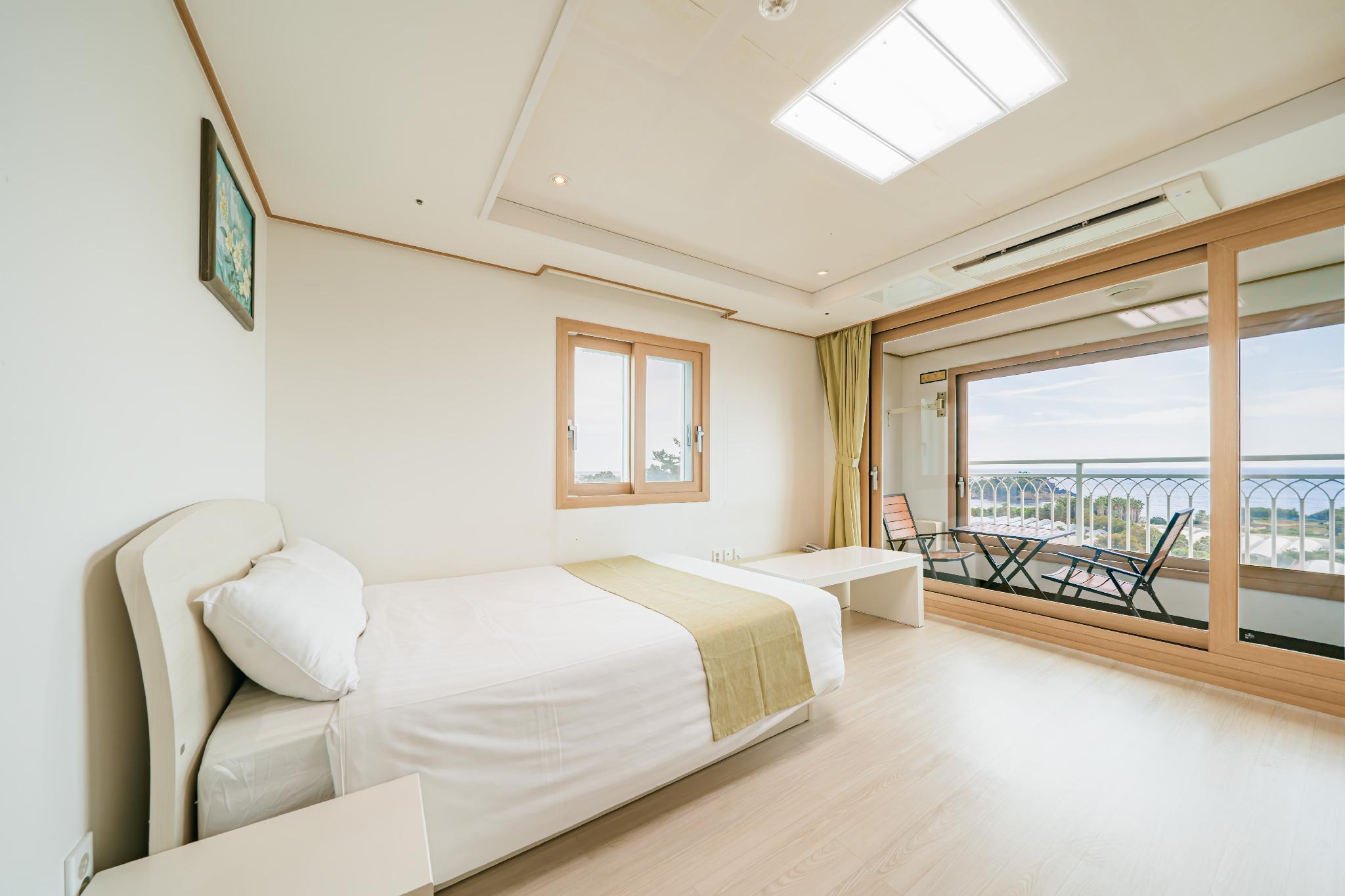 Standard, Double Bed, 16 Pyeong
