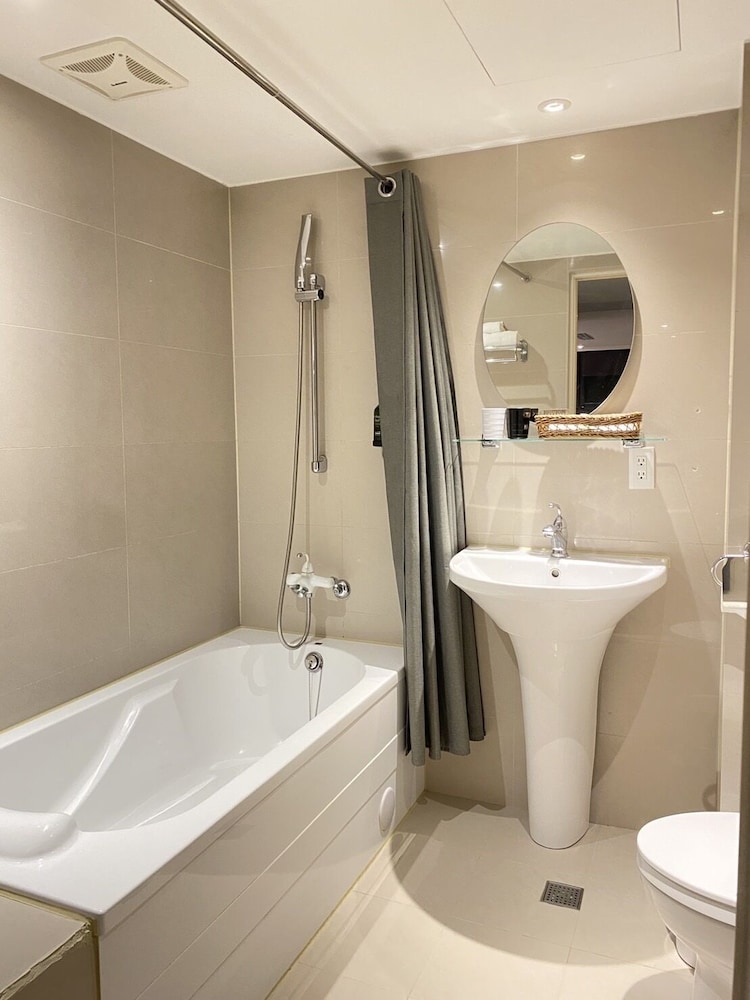 Jin Man Jia Hotel 59/62