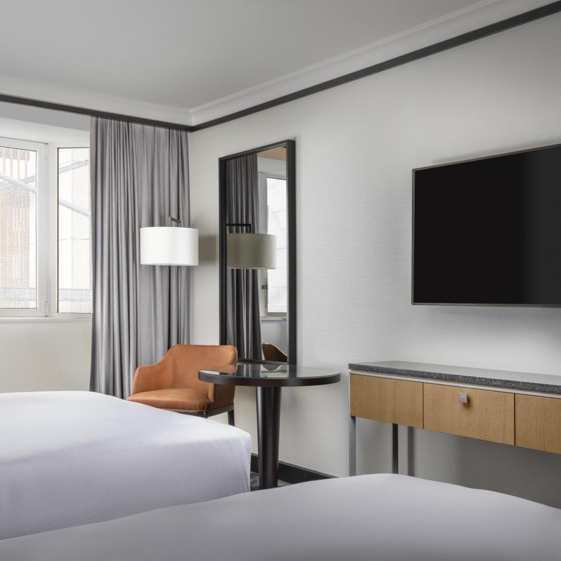 Room, Twin Beds, Atrium View