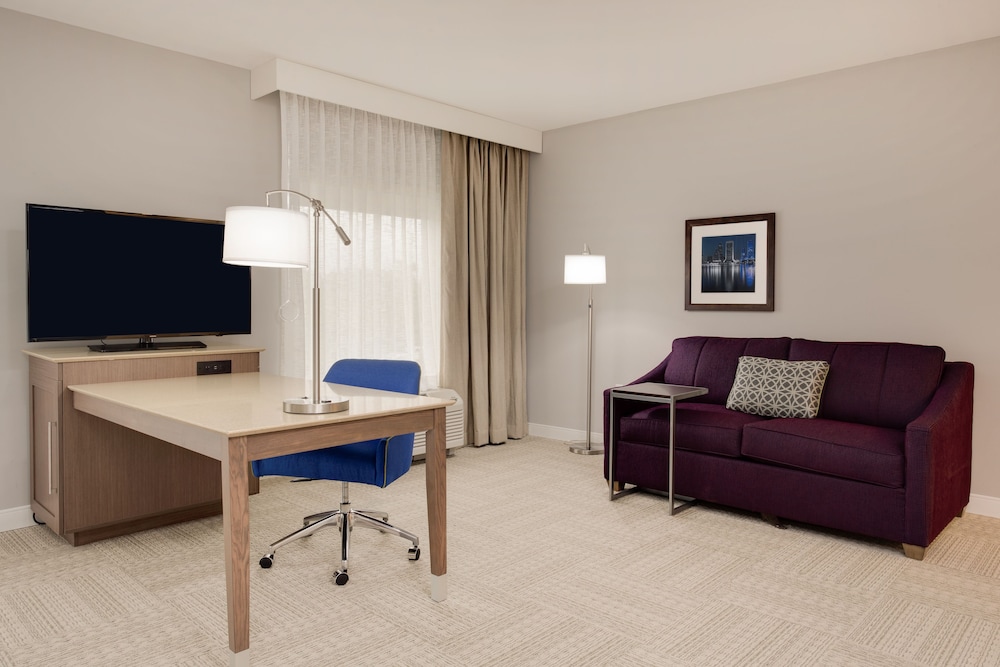 Hampton Inn And Suites Jacksonville/Orange Park 42/49