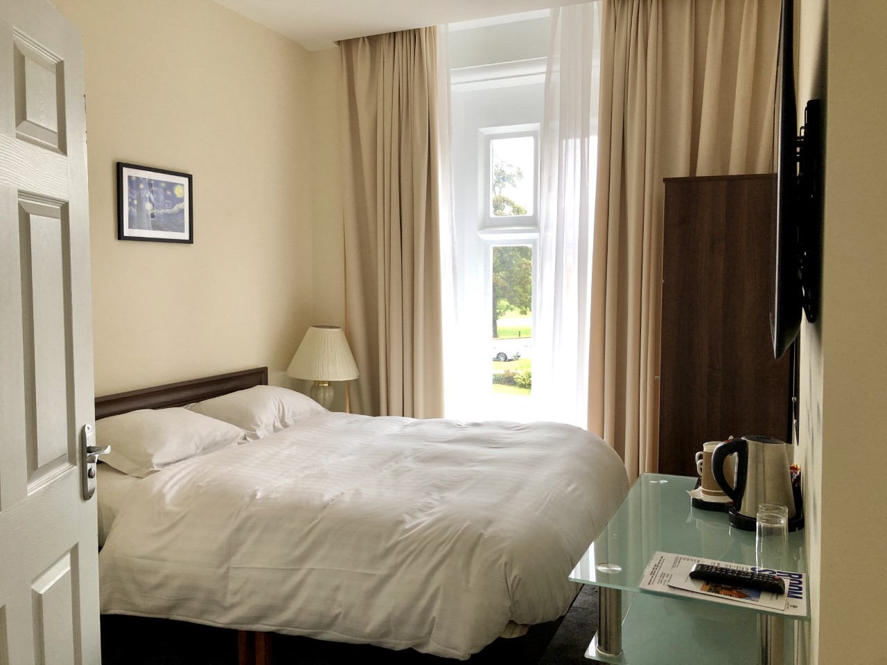 City, Double Bed