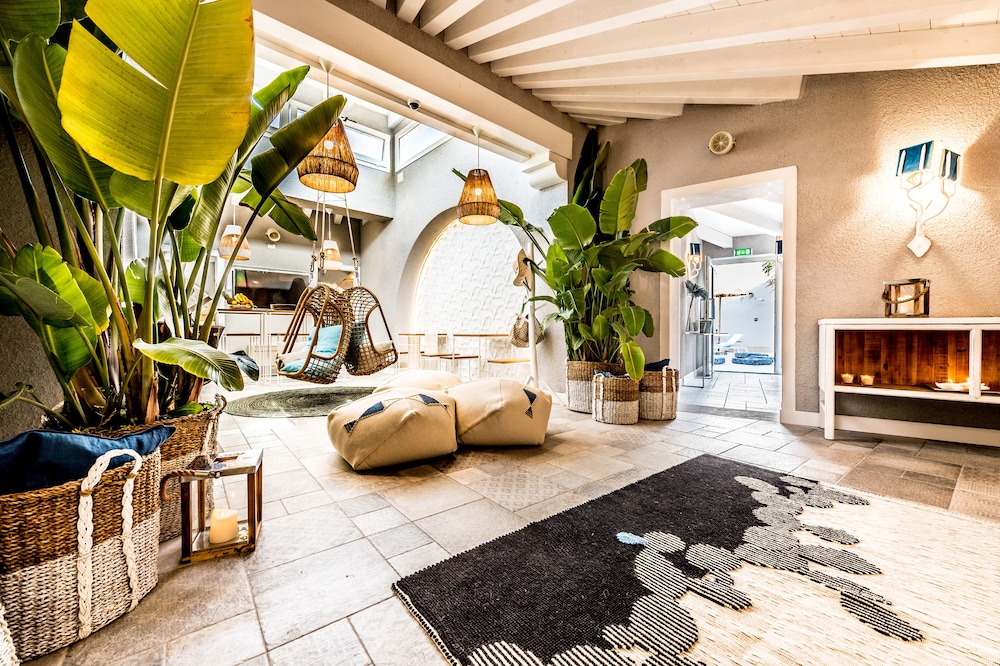 CAPO BLU BOUTIQUE HOTEL 52/62