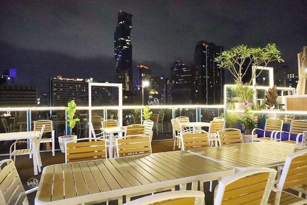 Sapphire Hotel Silom Bangkok 34/48