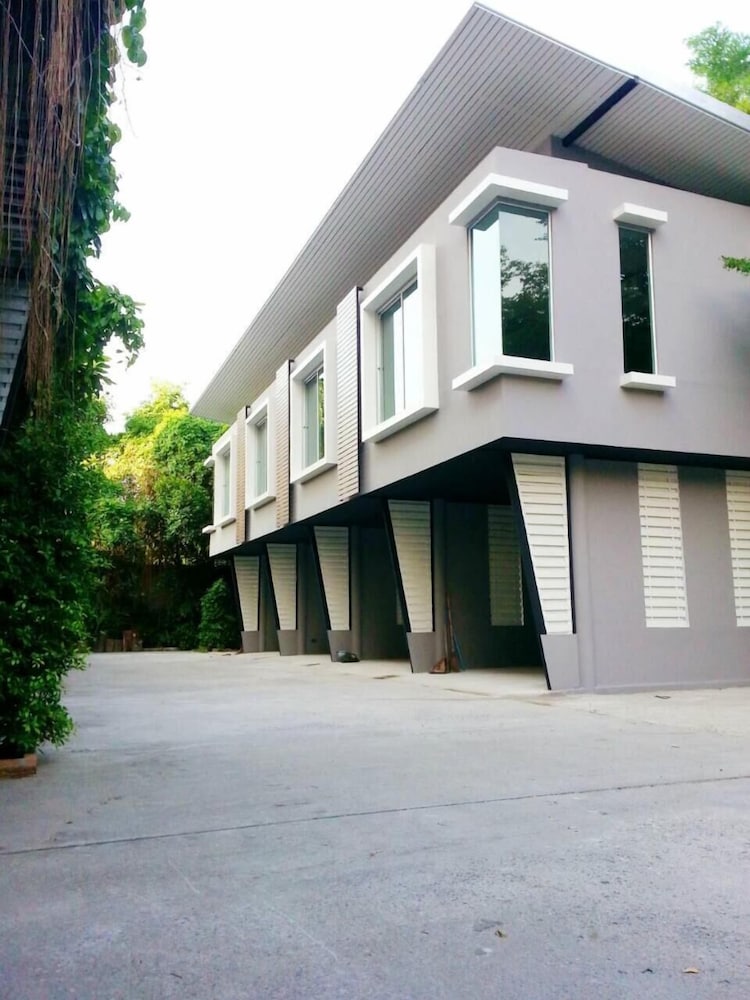 189 RESORT BANGKOK 4/17