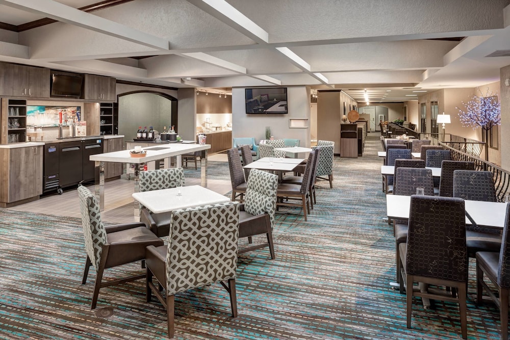 Residence Inn By Marriott Kansas City Country Club Plaza 29/38
