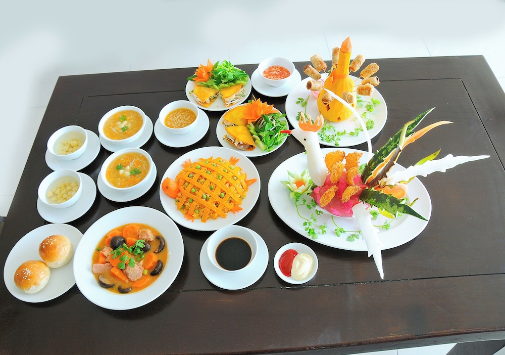 Cherish Hotel 48/50