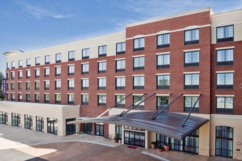 Hampton Inn & Suites Chapel Hill-Carrboro/Downtown 2/47