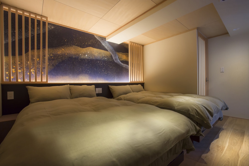 2 BEDROOMS, PREMIUM, TWIN BEDS, BATHTUB