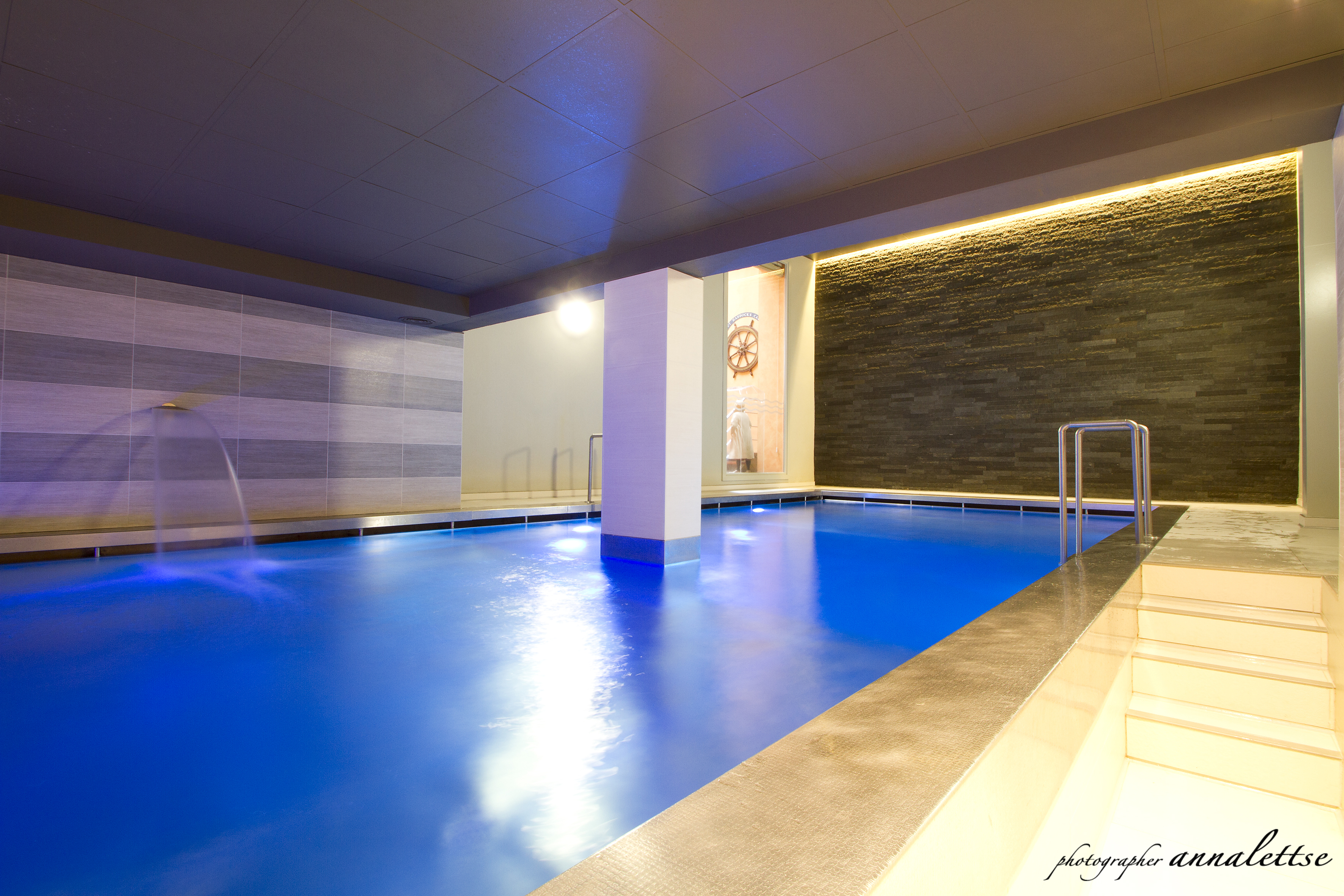 swimming pool spa