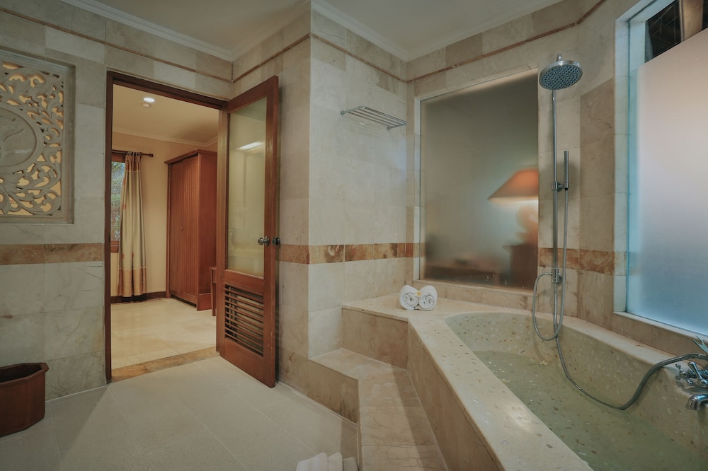 Parigata Villas Resort 40/40