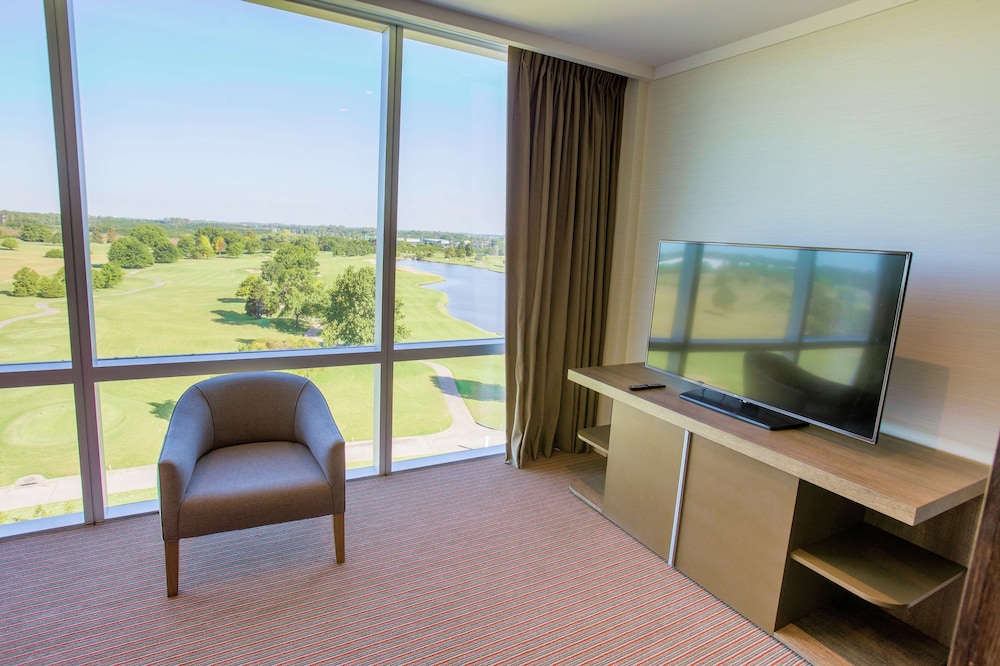 Hilton Pilar 46/80