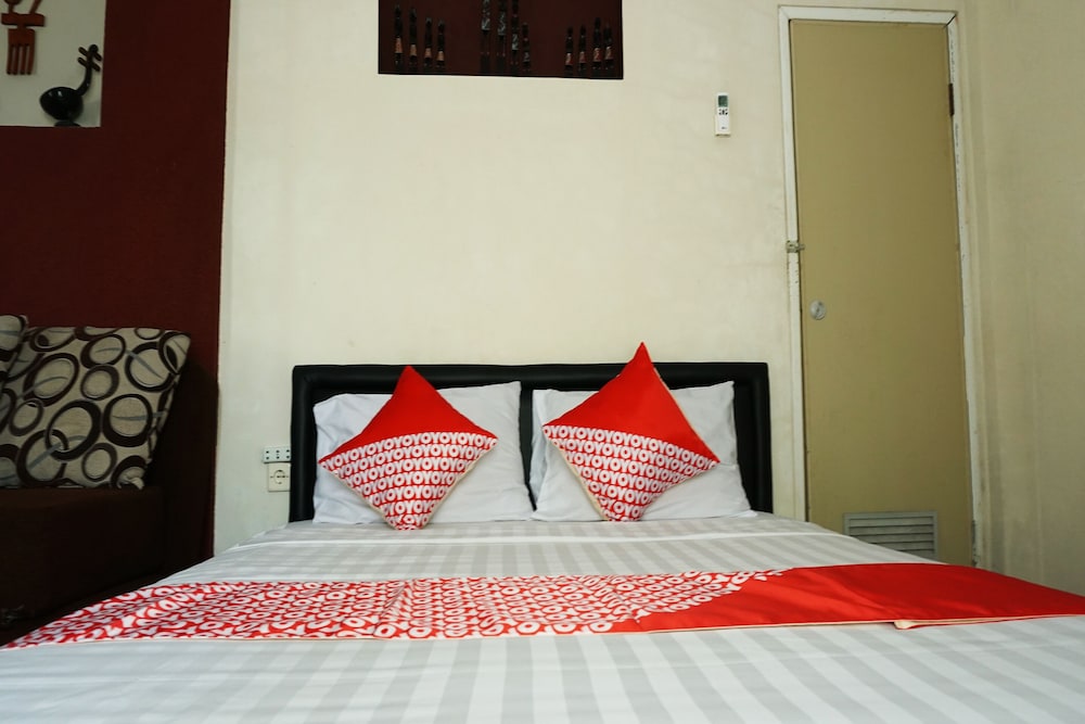 OYO 2860 The Castury Homestay Syariah 7/23