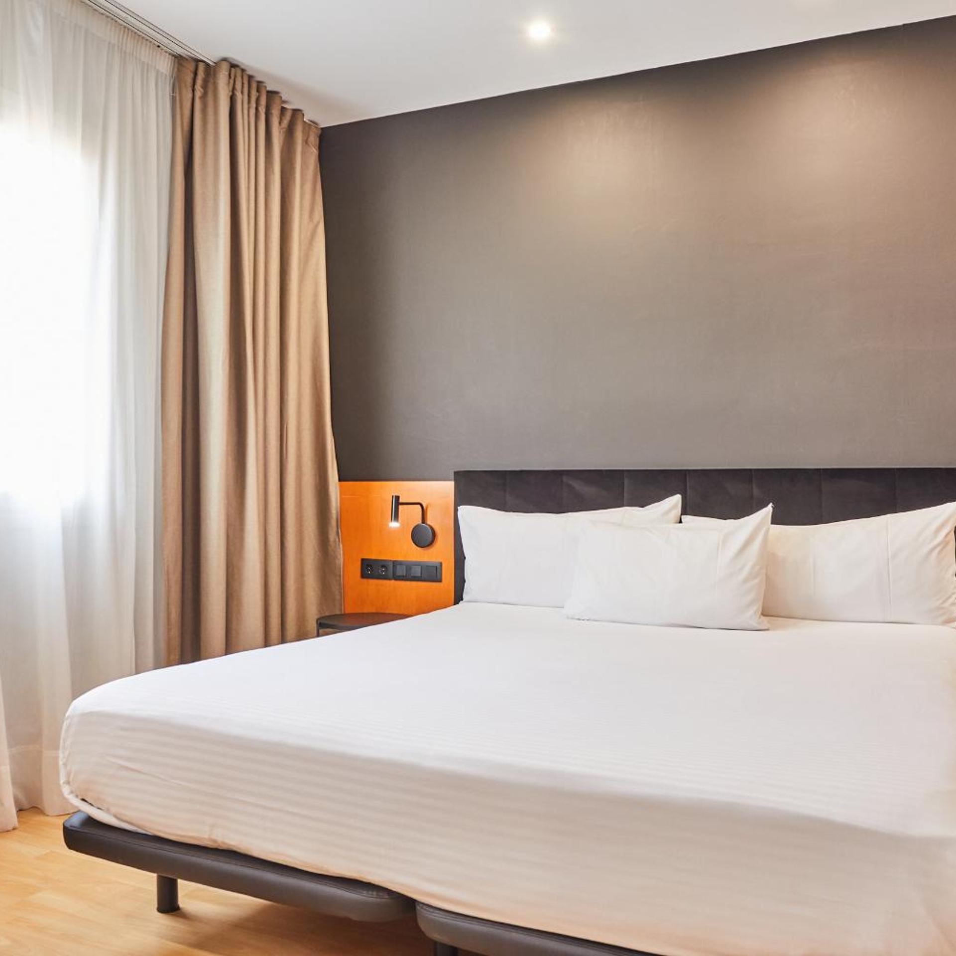 غرفة سوبيريور بسرير مزدوج أو سريرين منفصلين، Silken Sant Gervasi Hotel 2/10