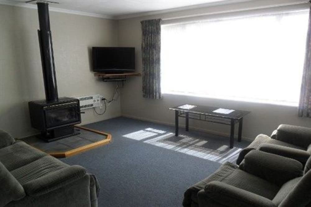 Anchorage Motel 63/74