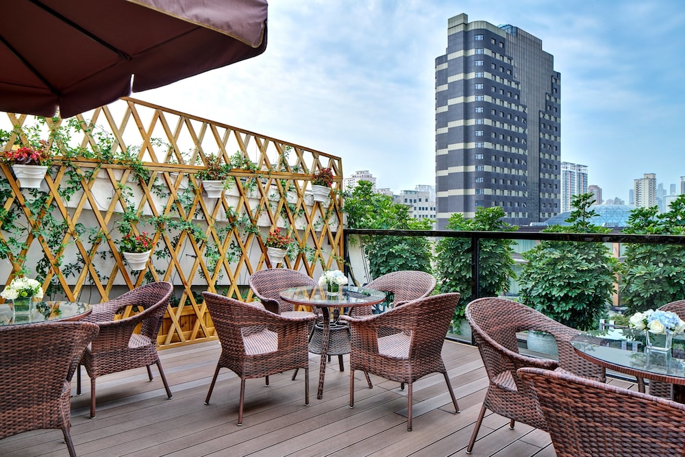 CROWNE PLAZA ZHENGZHOU 3/80