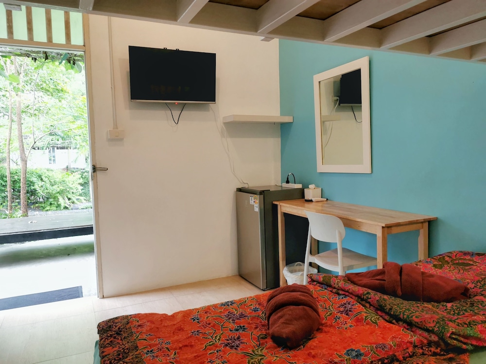Glur Hostel 57/65