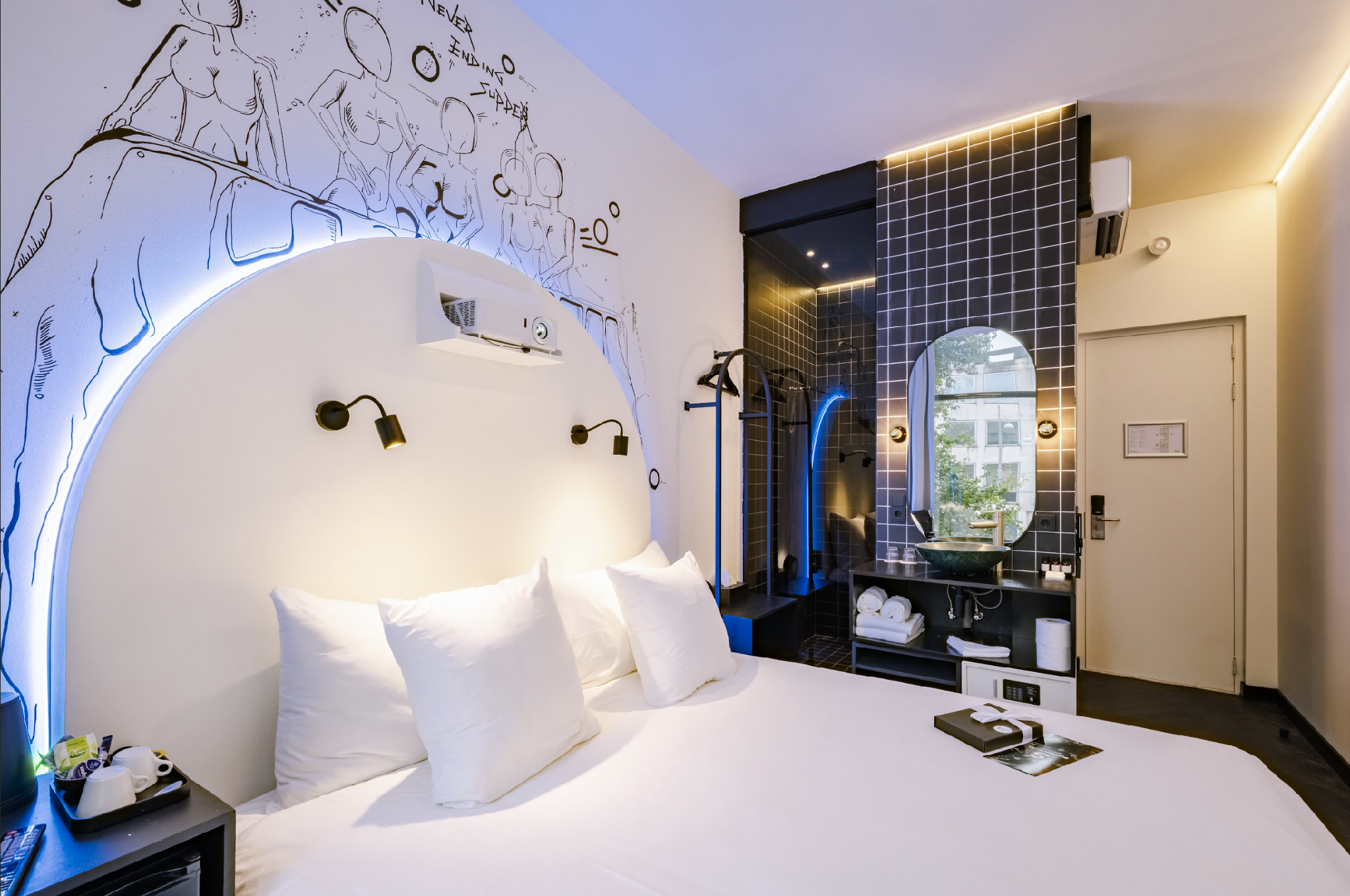 Room, Double Bed, La Defense by Side