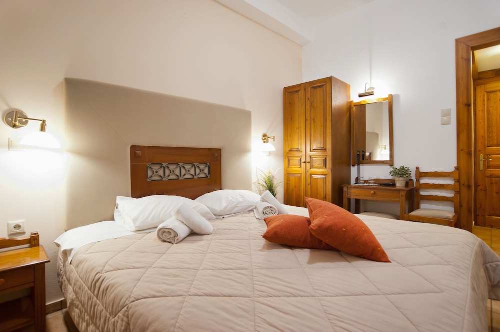 غرفة بسريرين منفصلين بإطلالة على البحر، Pan Hotel 2/8